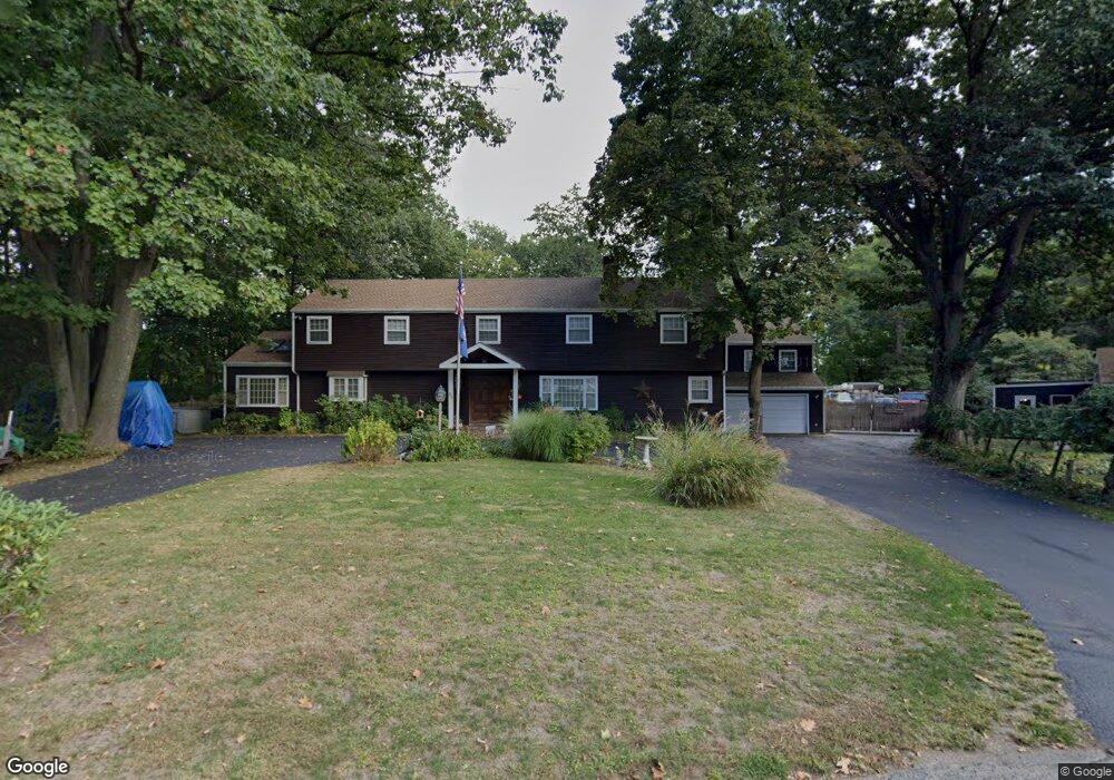 35 Riverview Dr, Norwalk, CT 06850 - photo 1