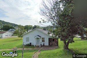 408 Mansion St, Hamlin, WV 25523