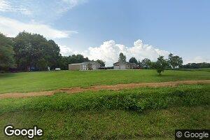 378 Winterberry Ln, Flora, IL 62839