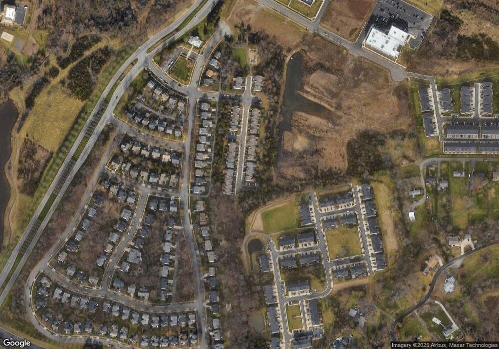 25246 Dunvegan Square, Chantilly, VA 20152 - photo 1