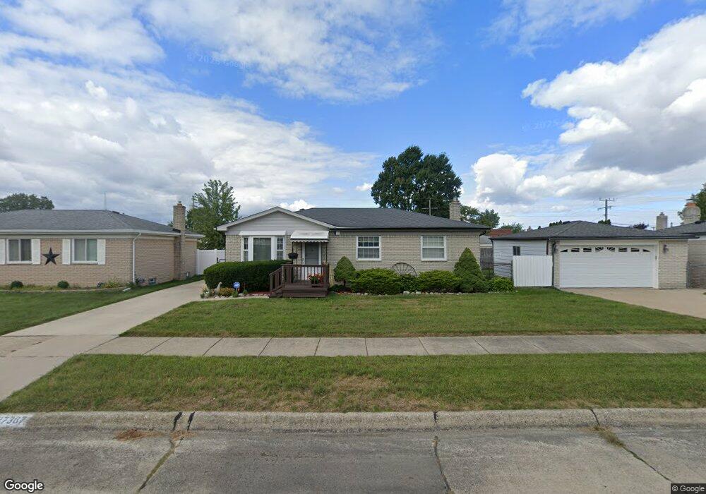 27367 Perry St, Roseville, MI 48066 - photo 1