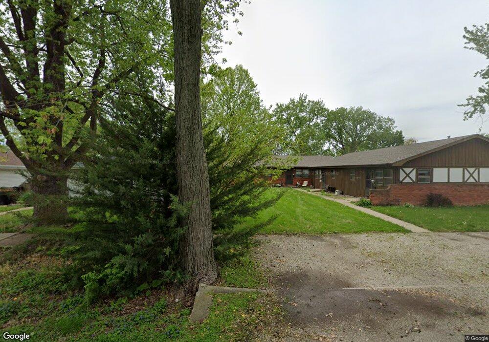 611 Denver St unit A, Lincoln, IL 62656 - photo 1