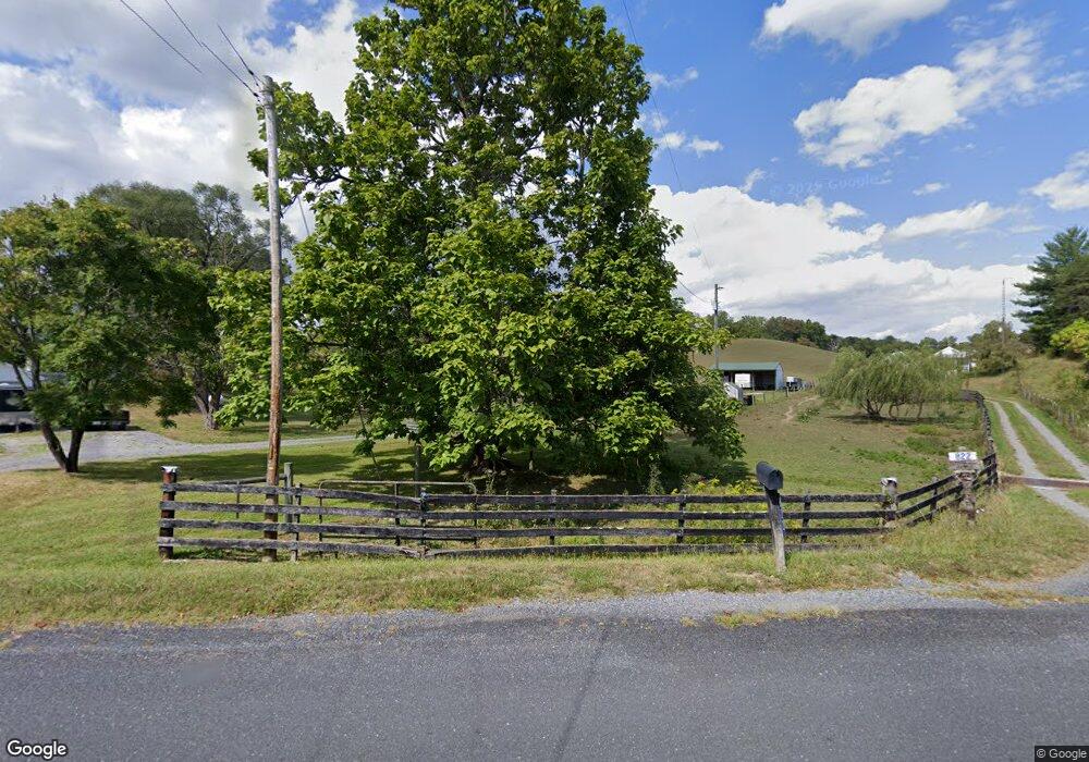 818 Sangers Ln, Staunton, VA 24401 - photo 1