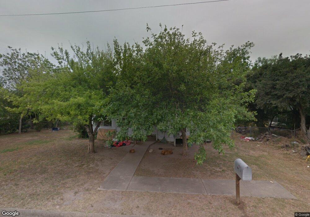 1207 N Avenue E, Beeville, TX 78102 - photo 1