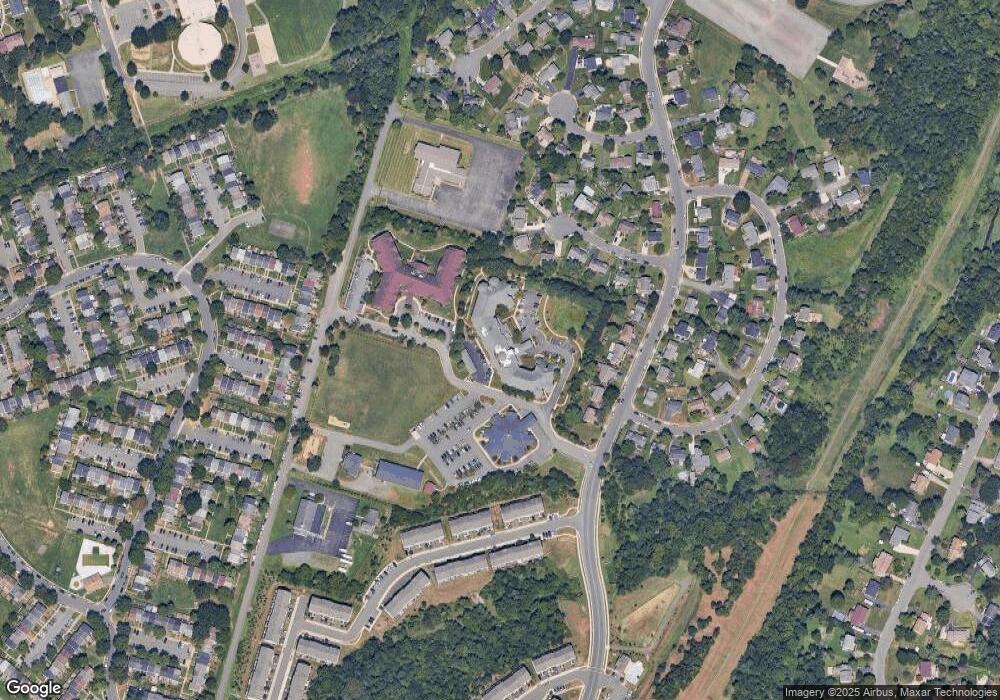 9852 Fairmont Ave, Manassas, VA 20109 - photo 1