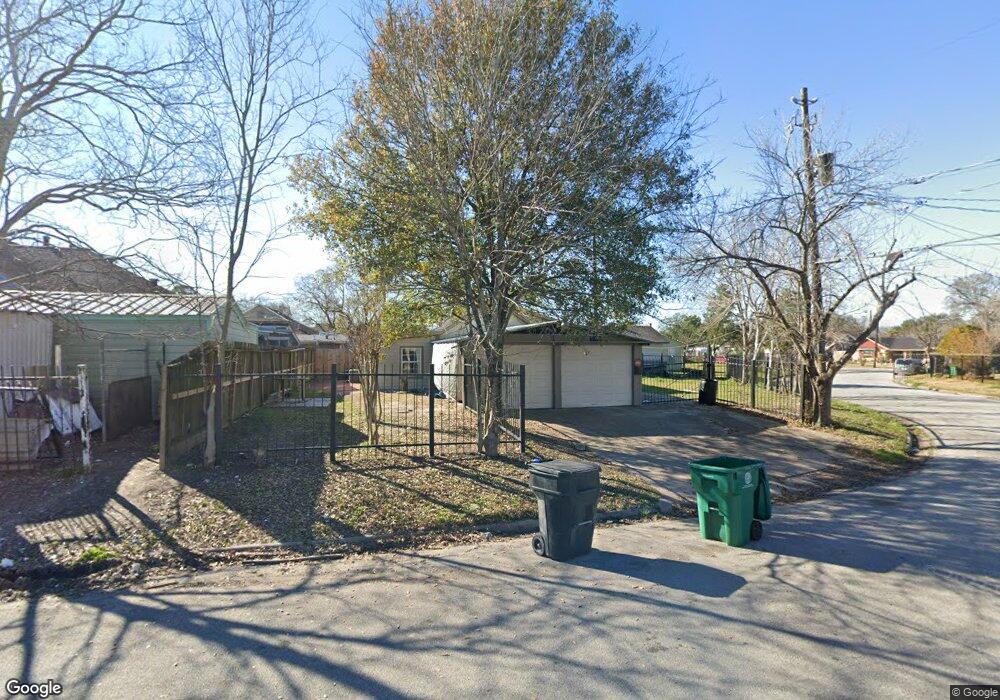 3720 Carothers St, Houston, TX 77087 - photo 1