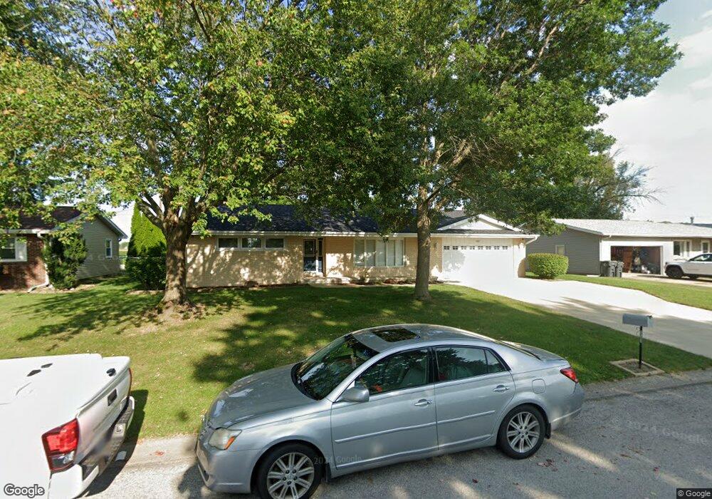 1103 Crestview Dr, Tuscola, IL 61953 - photo 1