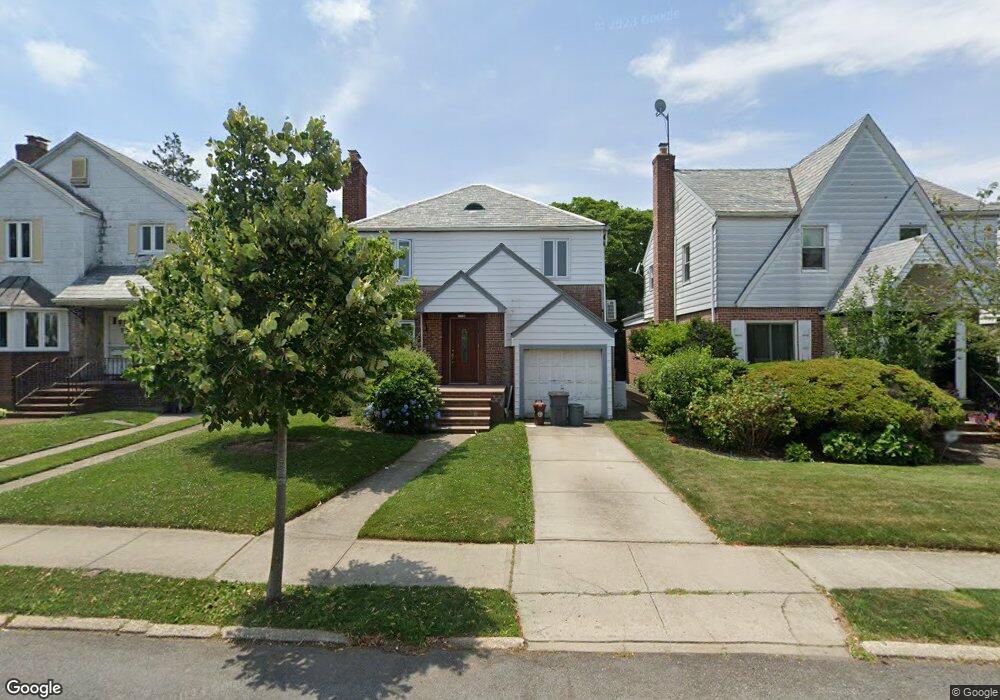 8112 189th St, Hollis, NY 11423 - photo 1