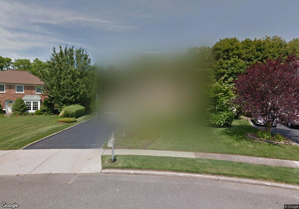 10 Tara Ln, ComMacK, NY 11725 - photo 1