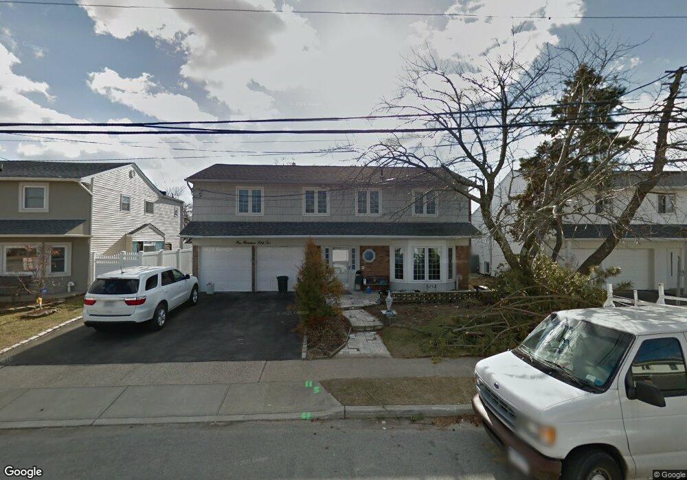 152 Jeffery Ln, Oceanside, NY 11572 - photo 1