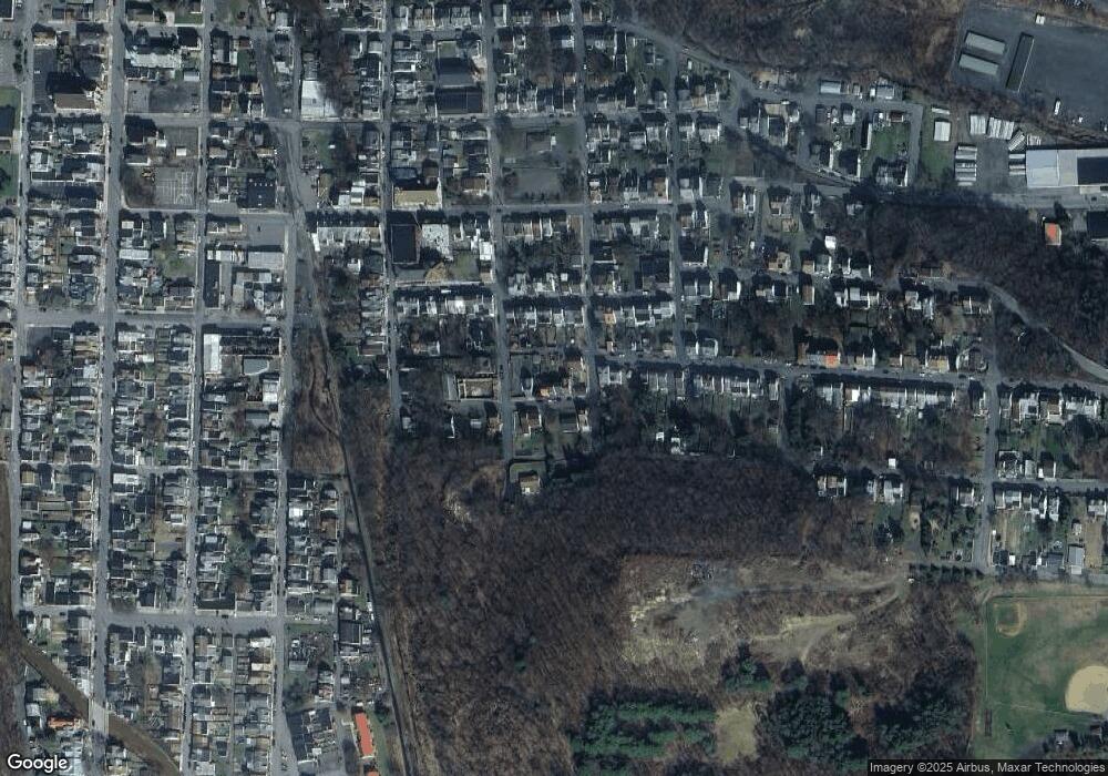 913 Hemlock St, Shamokin, PA 17872 - photo 1