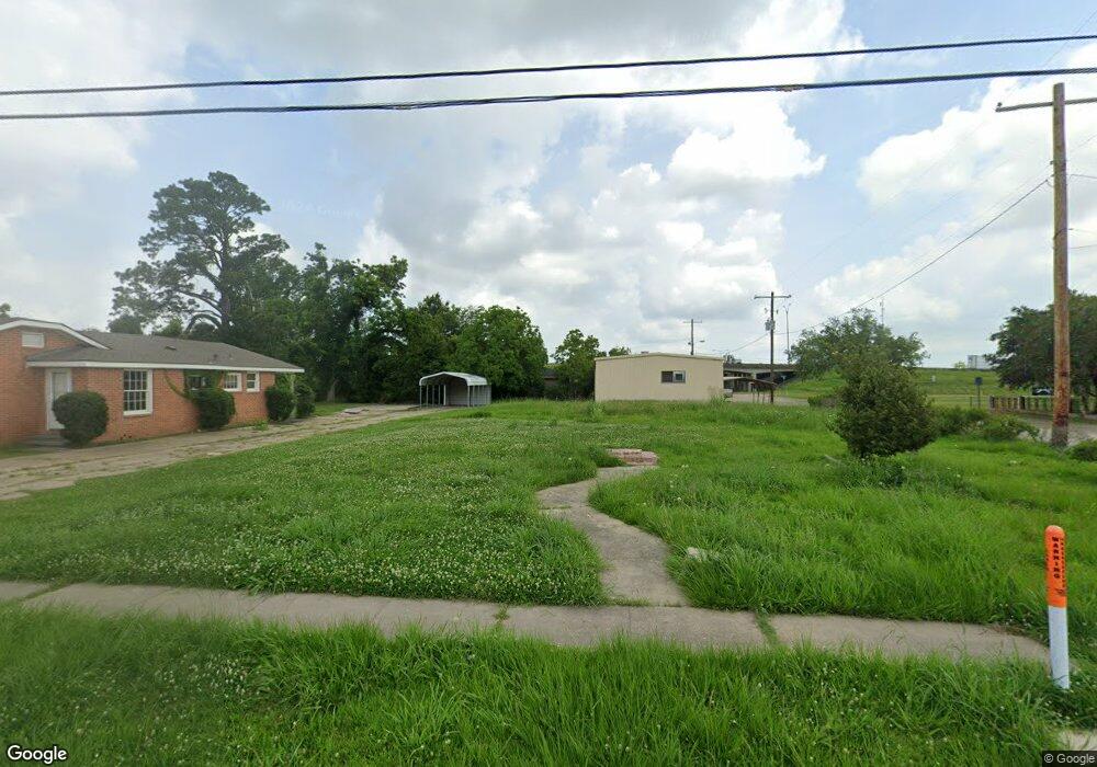 1623 Winterhalter St, Lake Charles, LA 70601 - photo 1