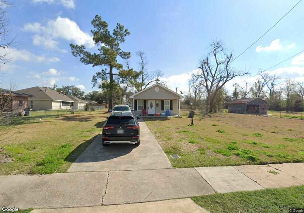 926 N 1st Ave, Lake Charles, LA 70601 - photo 1