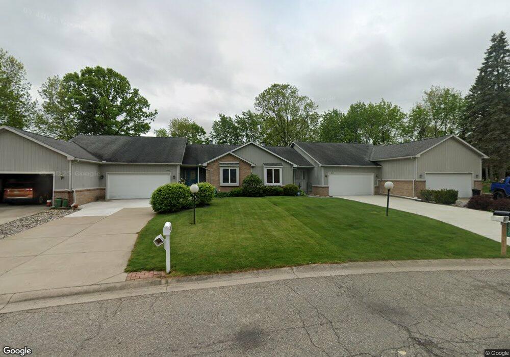 5530 Hickory Cir, Flushing, MI 48433 - photo 1