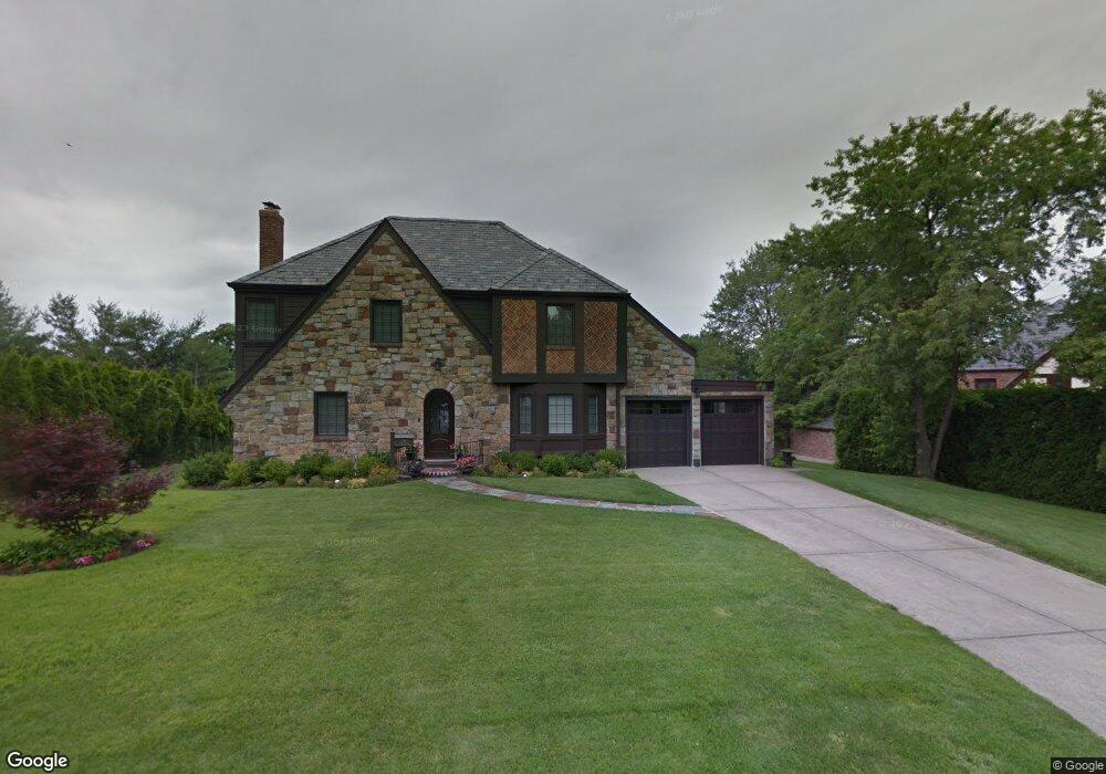 165 Dover Rd, Manhasset, NY 11030 - photo 1