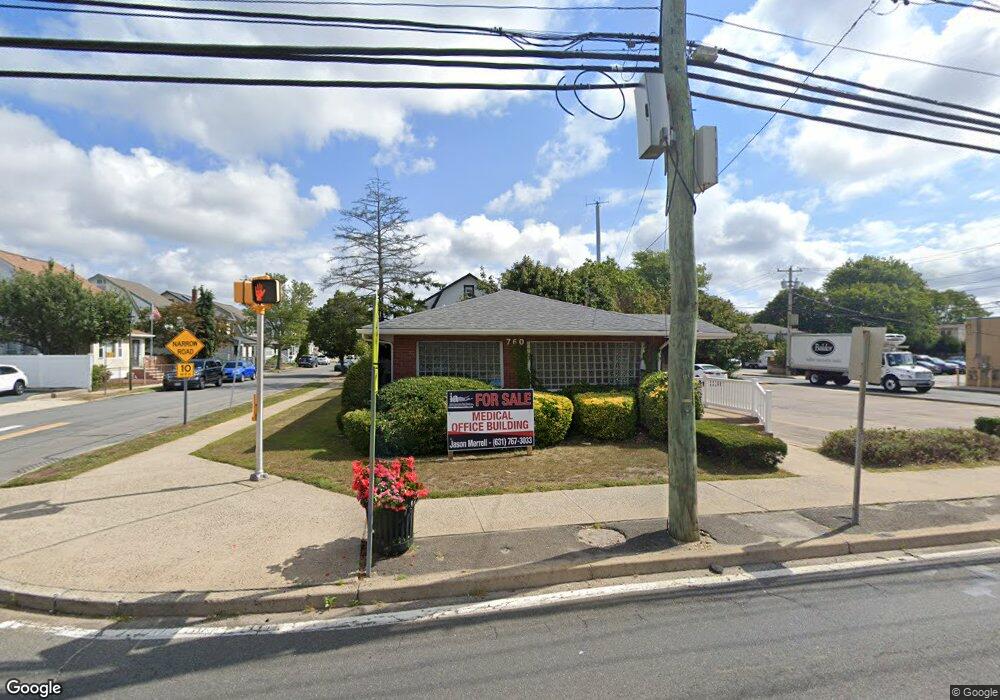 760 N Wellwood Ave unit 1, Lindenhurst, NY 11757 - photo 1