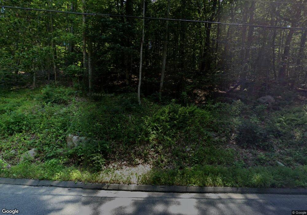 213 Hickok Rd, New Canaan, CT 06840 - photo 1