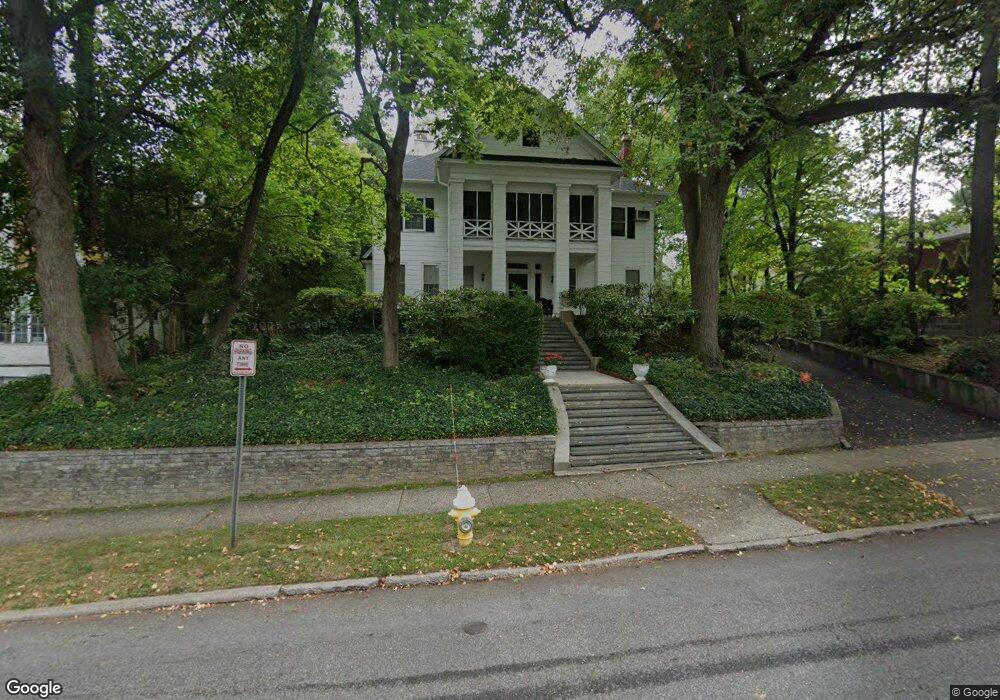 11 Gilchrest Rd, Great Neck, NY 11021 - photo 1