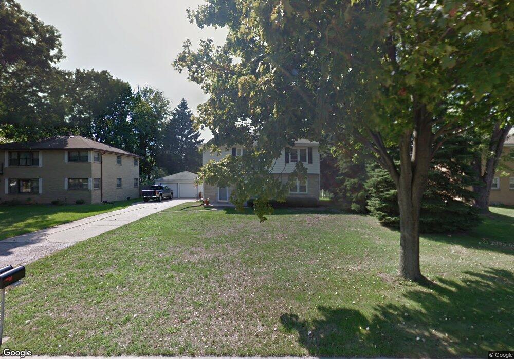 1565 N 116th St, Milwaukee, WI 53226 - photo 1