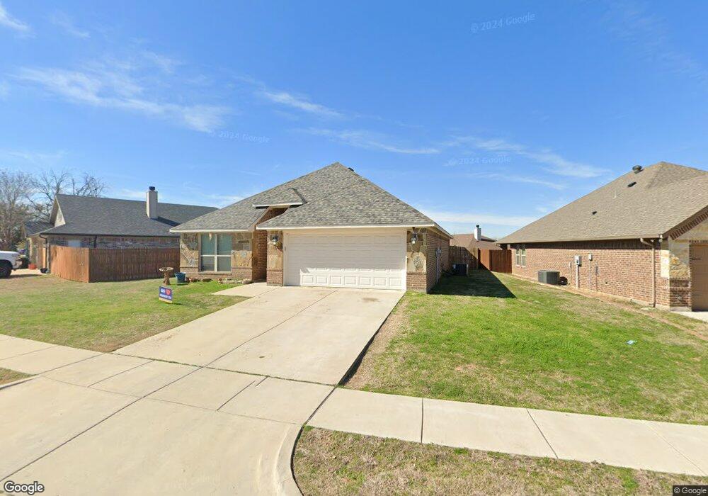 204 Jacinth Ln, Granbury, TX 76049 - photo 1