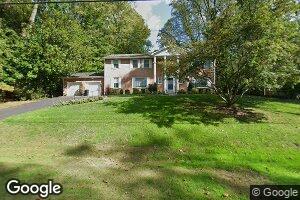 8909 Honeybee Ln, Bethesda, MD 20817