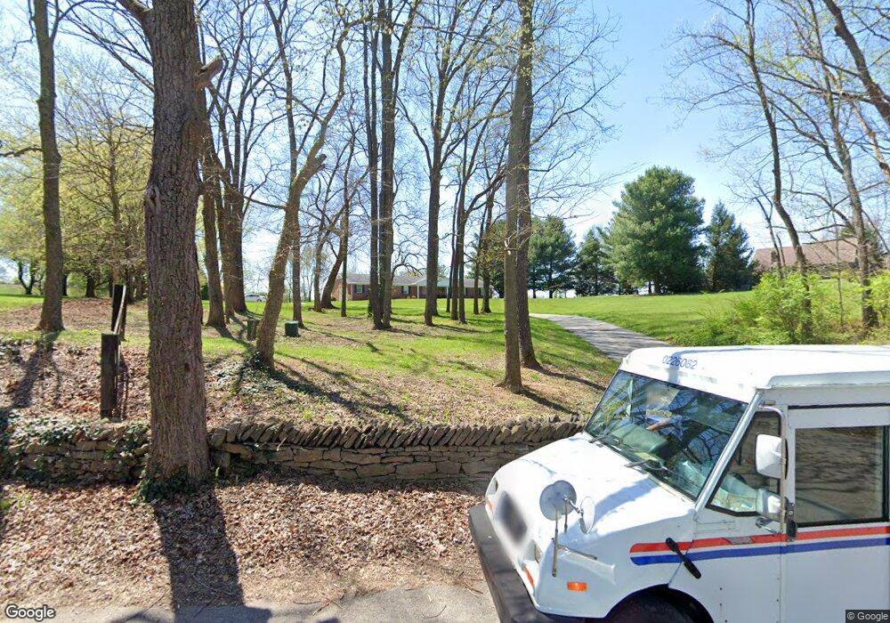 620 S Scruggs Lane Spur, Frankfort, KY 40601 - photo 1