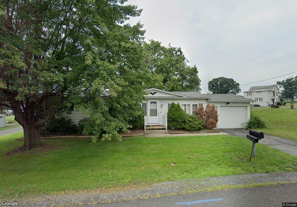 207 Walnut St, Lewisburg, PA 17837 - photo 1