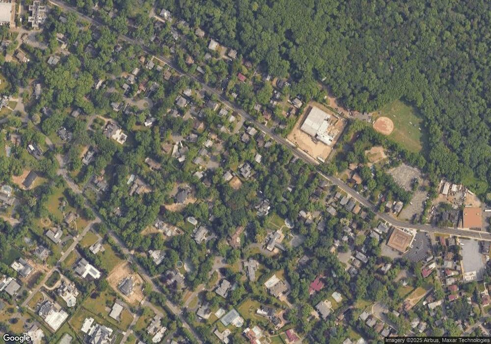 199 W Shore Rd unit A, Great Neck, NY 11024 - photo 1