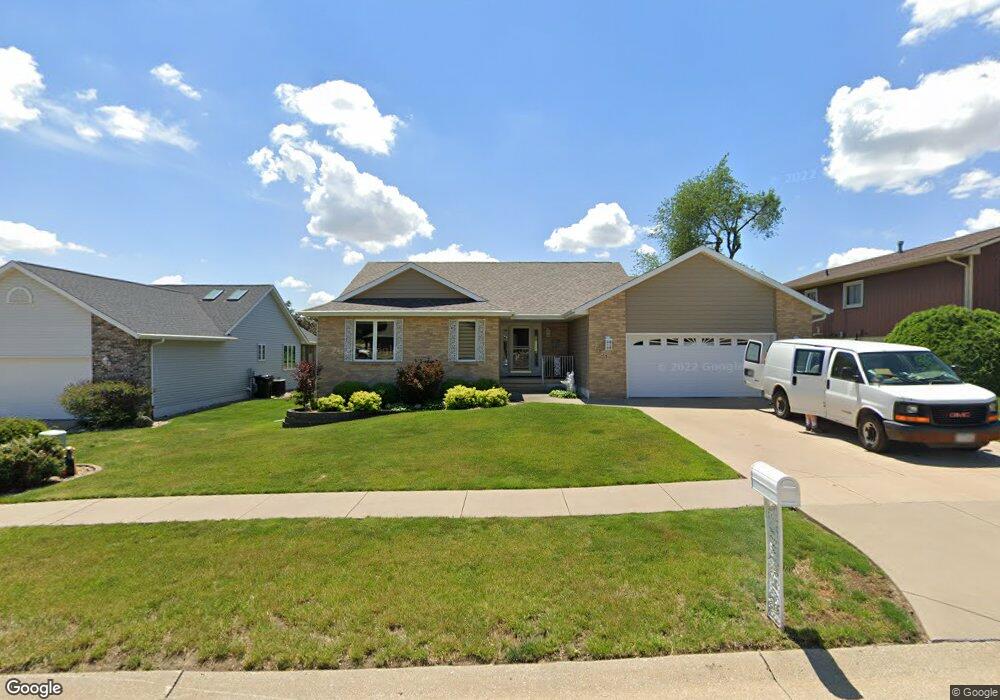 2923 Dennis Dr NW, Cedar Rapids, IA 52405 - photo 1