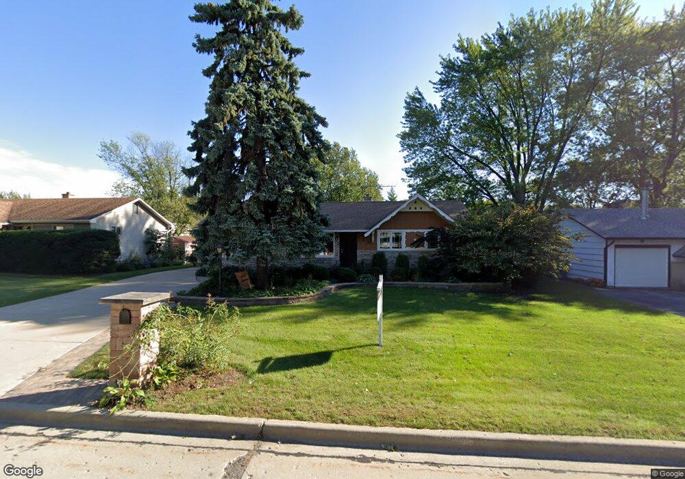 598 W Comstock Ave, Elmhurst, IL 60126 - photo 1