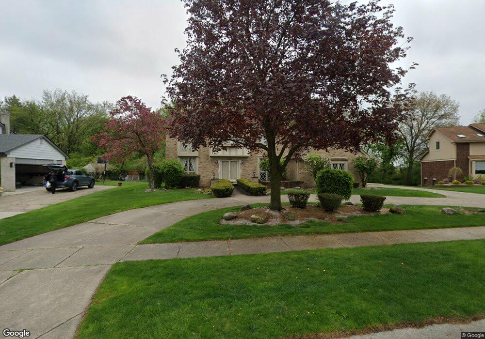 2630 Creek Bend Dr, Troy, MI 48098 - photo 1