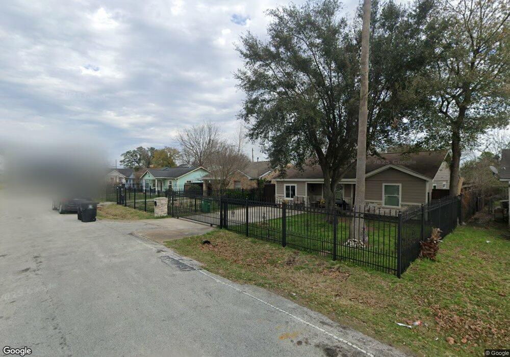 4814 Cetti St, Houston, TX 77009 - photo 1