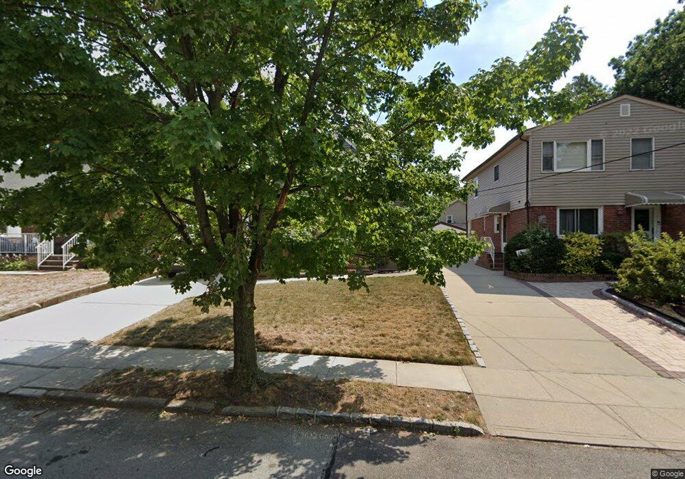 72 W Fenimore St, Valley Stream, NY 11580 - photo 1