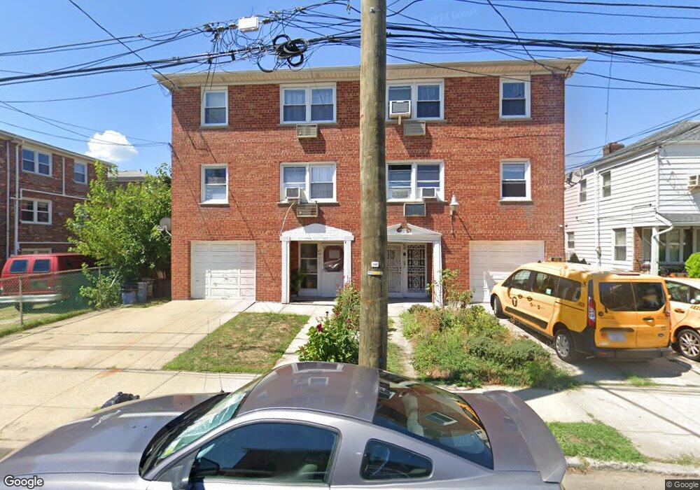 61-40 166th St unit 2, Fresh Meadows, NY 11365 - photo 1