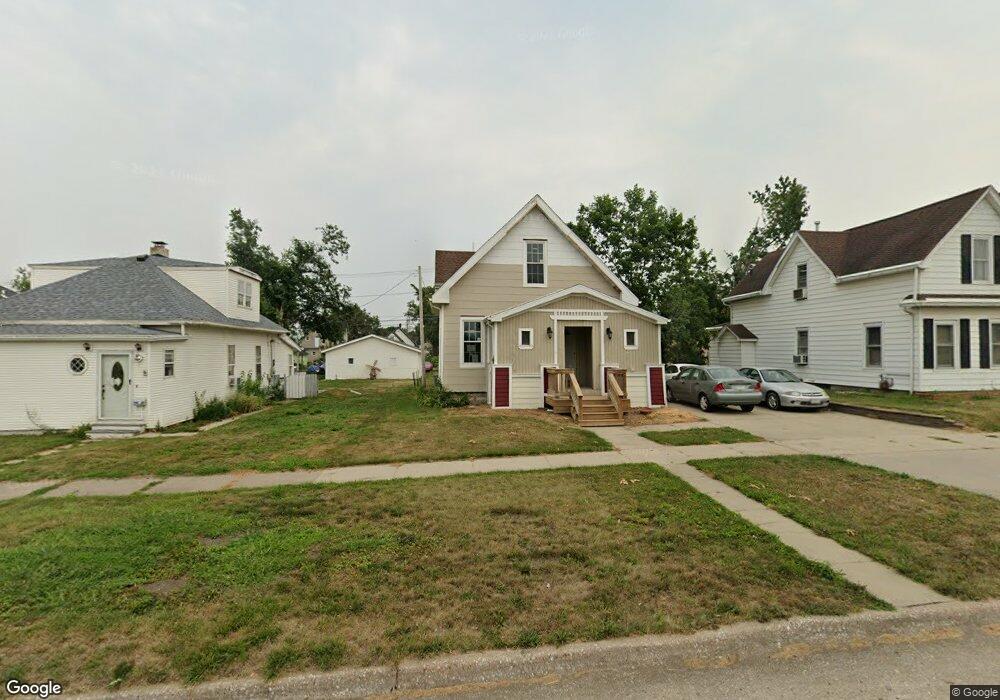 1821 3rd St SW, Cedar Rapids, IA 52404 - photo 1