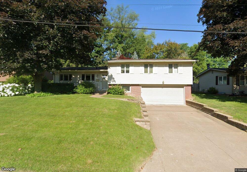 1724 Monterey Ct, Bettendorf, IA 52722 - photo 1