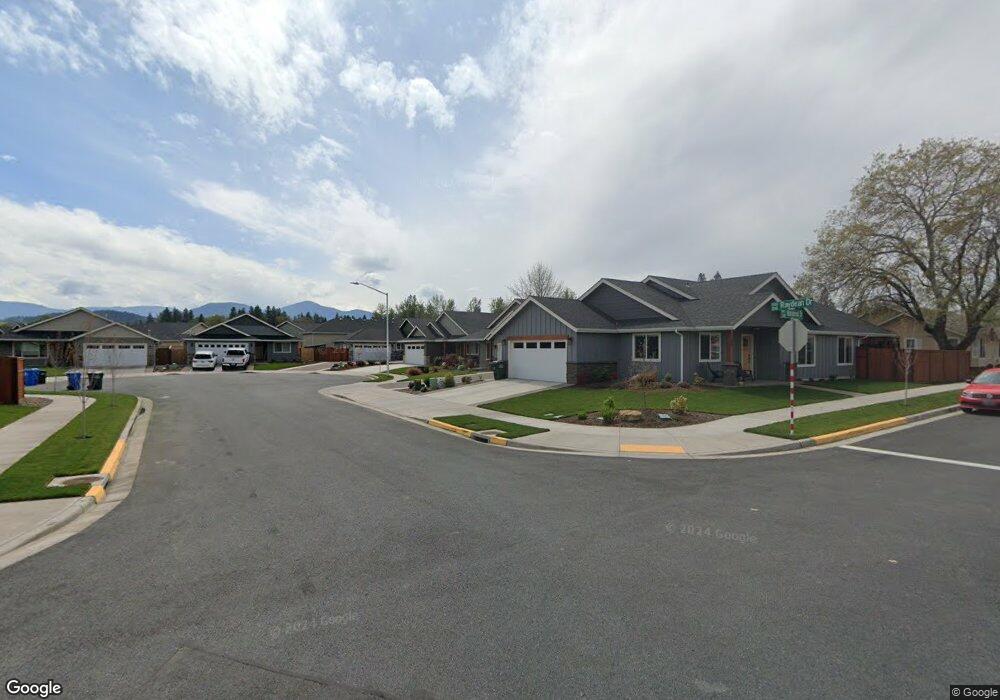 1566 Raydean Dr, Grants Pass, OR 97527 - photo 1