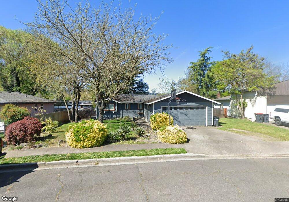 981 Crest Dr, Central Point, OR 97502 - photo 1