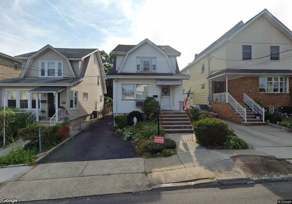 488 Washington Ave, Ridgefield, NJ 07657 - photo 1