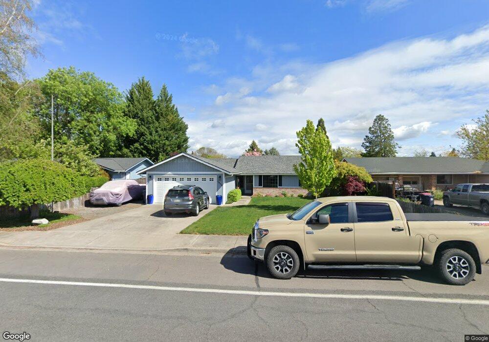 1474 Beall Ln, Central Point, OR 97502 - photo 1