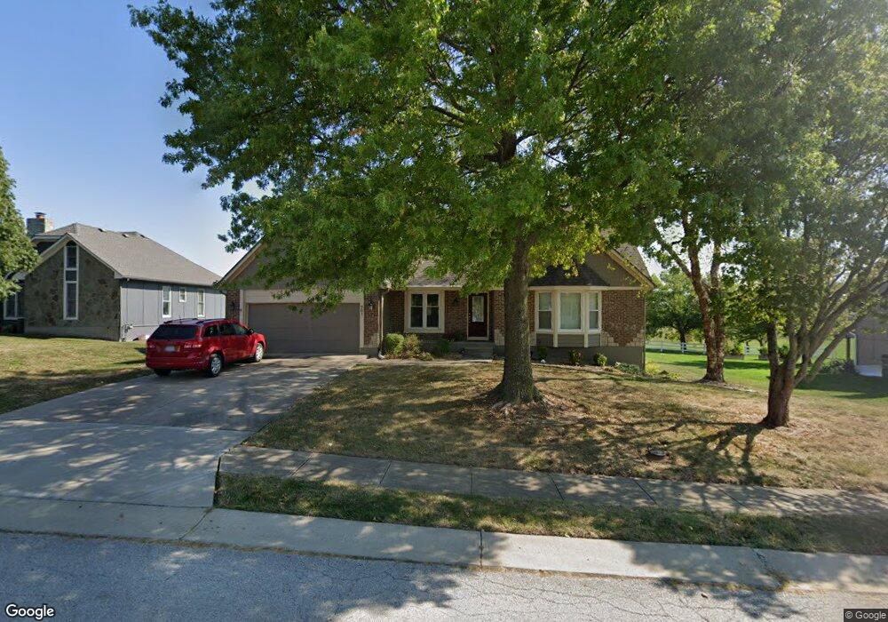 701 Condor St, Raymore, MO 64083 - photo 1