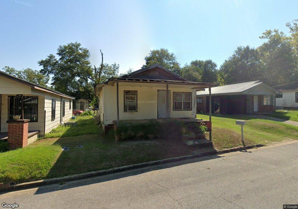 726 Parker St, Dothan, AL 36303 - photo 1