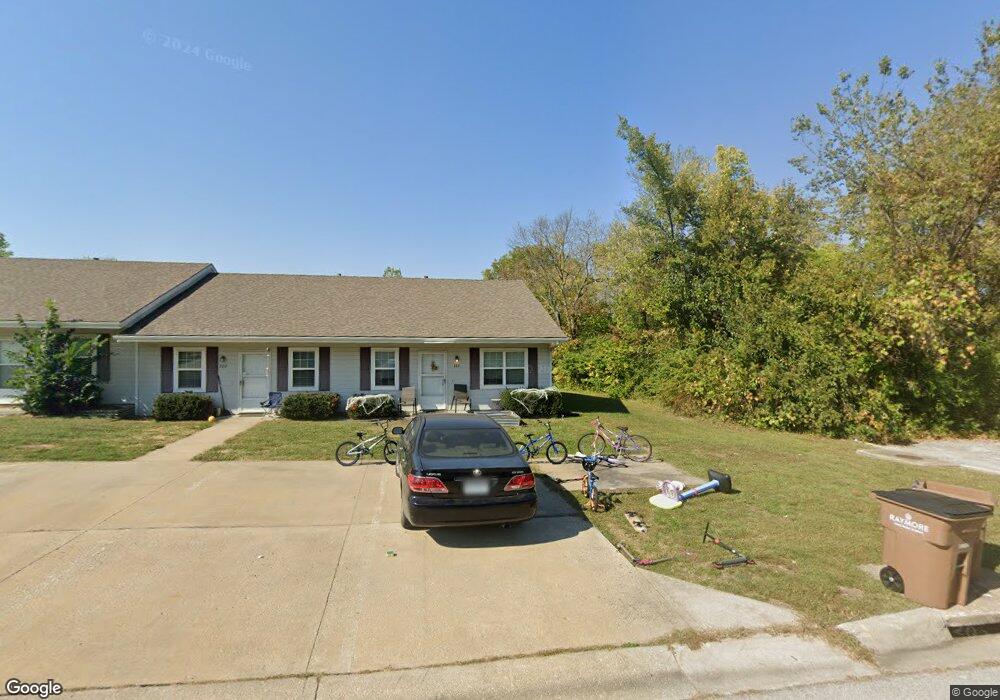 222 N Crest Dr, Raymore, MO 64083 - photo 1