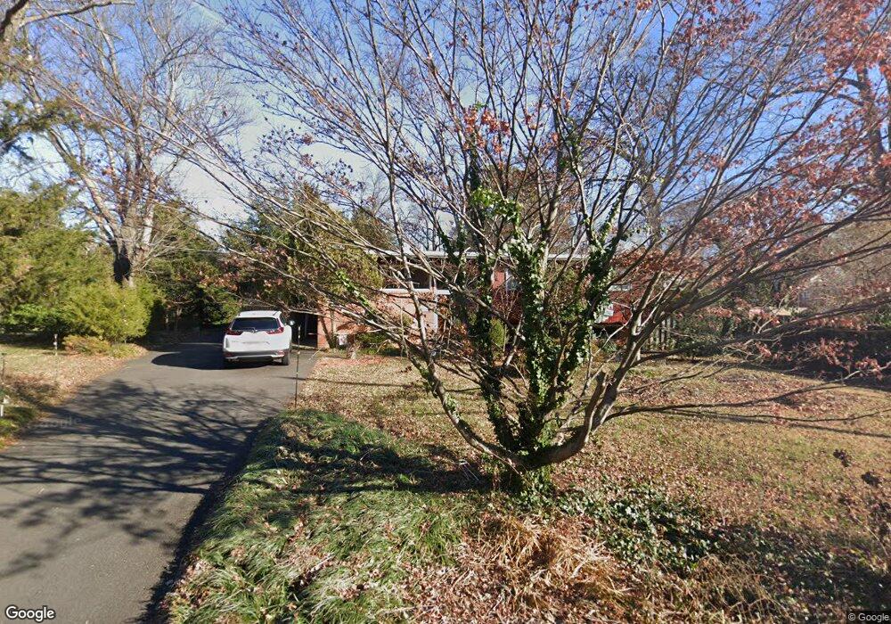 6120 Vista Dr, Falls Church, VA 22041 - photo 1