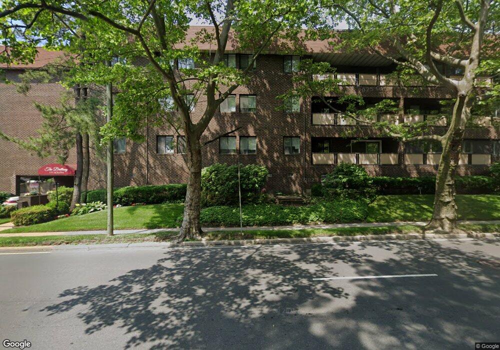 171 S Middle Neck Rd unit 2C, Great Neck, NY 11021 - photo 1