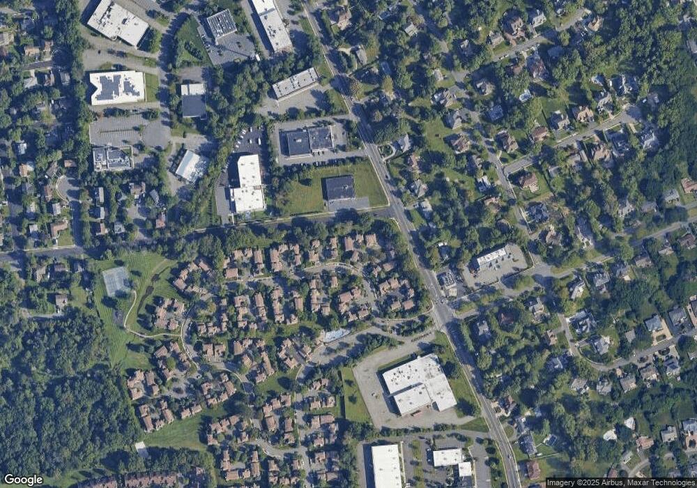 32 Gate House Ln, Edison, NJ 08820 - photo 1