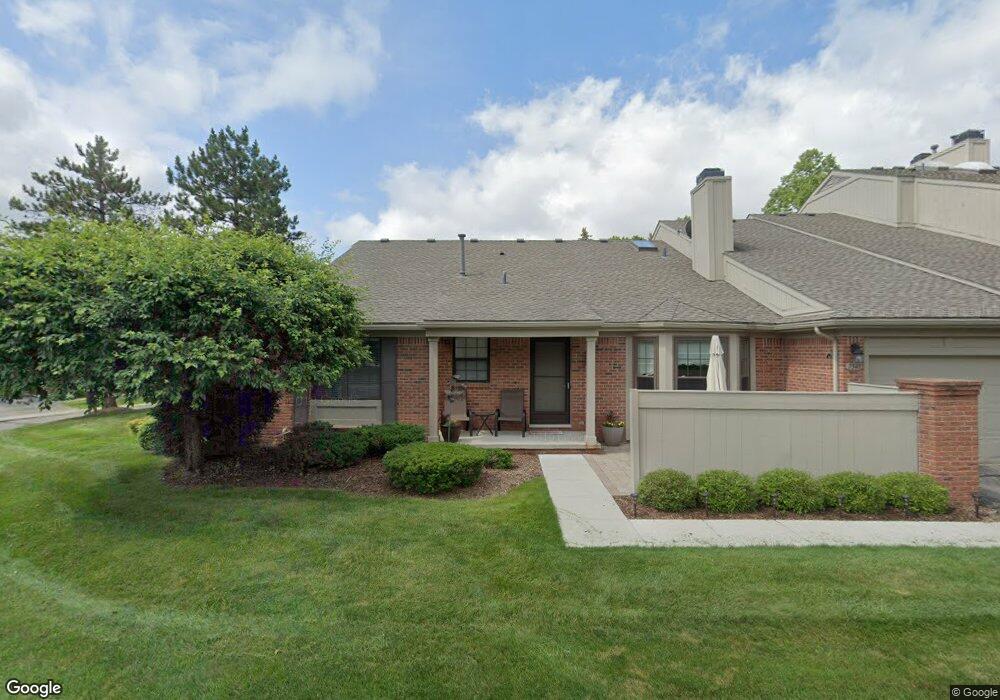7348 Barrington Ct unit 75, West Bloomfield, MI 48322 - photo 1