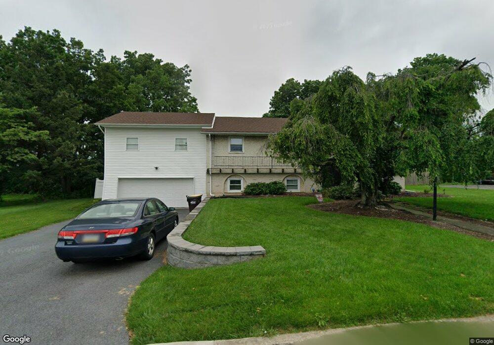 7581 Richard Ln, Bath, PA 18014 - photo 1