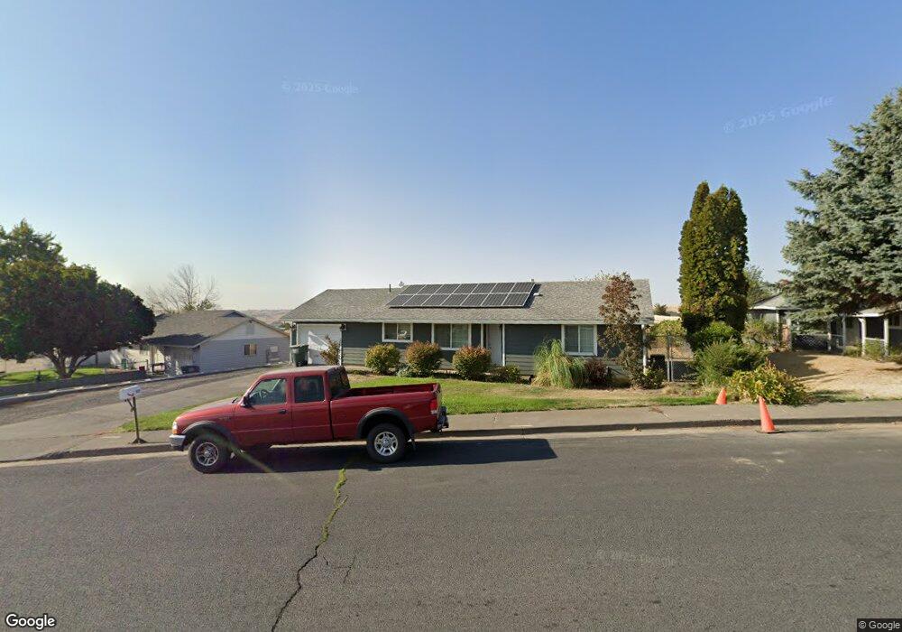 609 SW Nye Ave, Pendleton, OR 97801 - photo 1