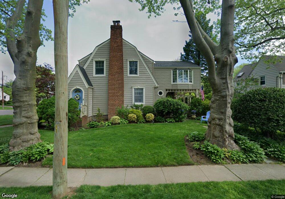 41 Salisbury Ave, Garden City, NY 11530 - photo 1